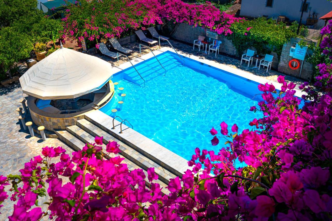 Skala Hotel Exterior foto